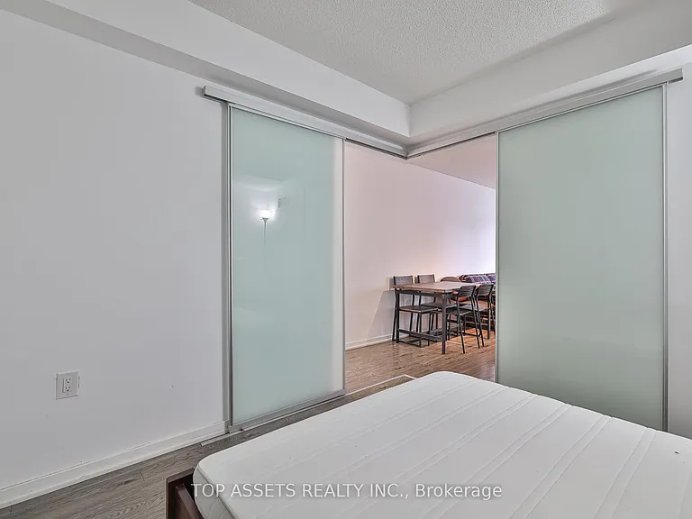 36 Lisgar St #518E — Photo 23