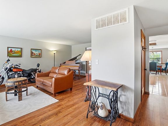 5th image of 406 Herr St