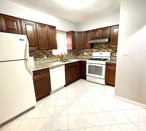 2nd image of 65-47 Saunders St #2