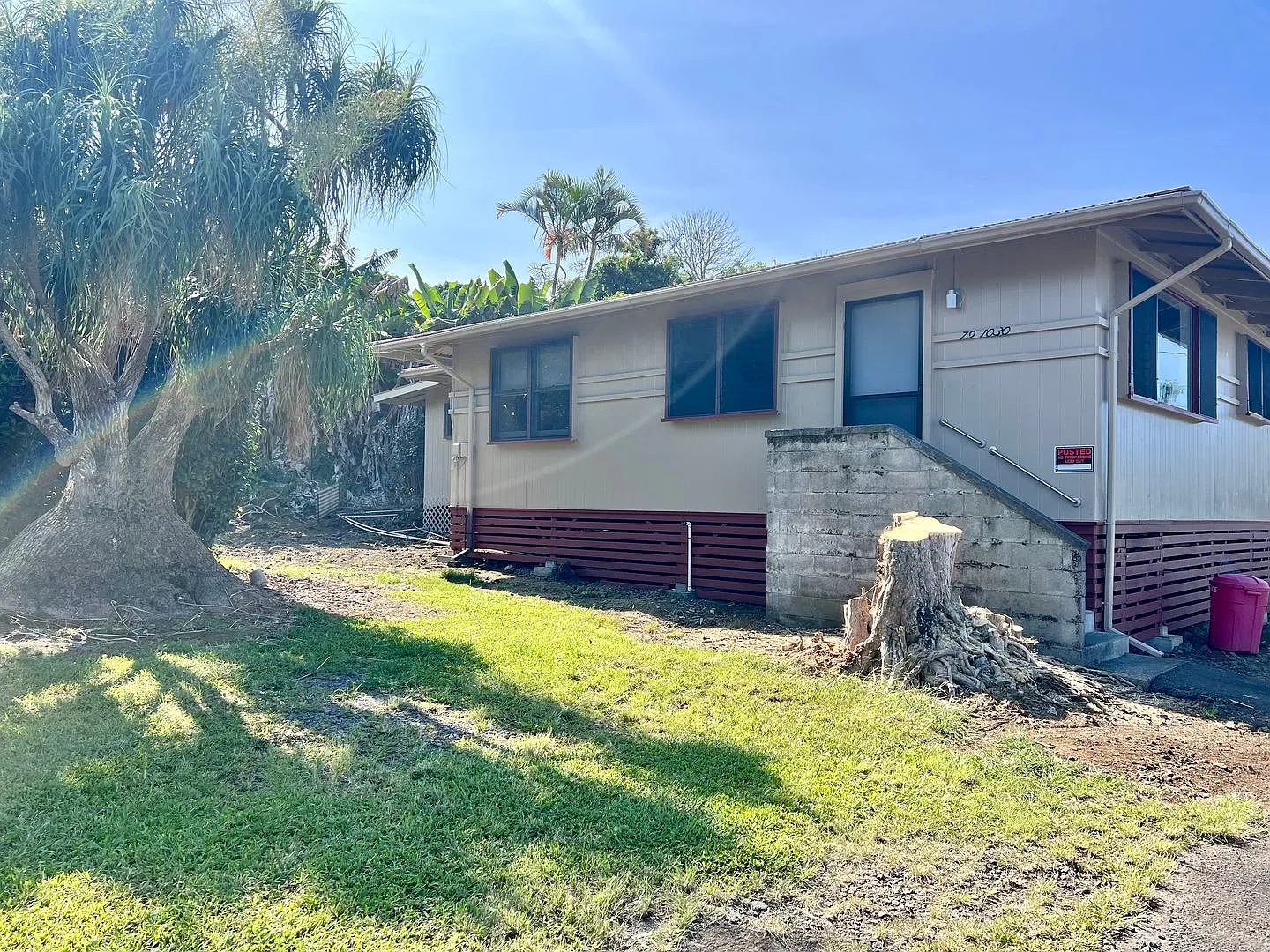 3 bedroom 1.5 bath in South Kona with a covered carport — Photo 1