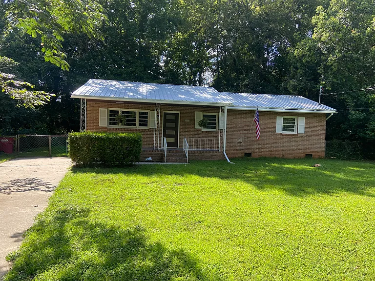 910 Perry Dr — Photo 27