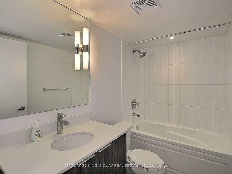 955 Bay St #403 — Photo 6