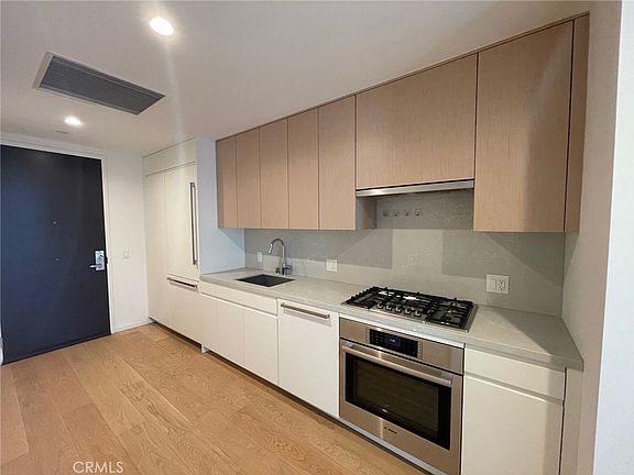 4th image of 877 Francisco St APT 1921