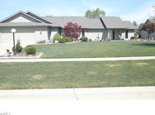 33056 Cobblestone Cir, North Ridgeville, OH 44039
