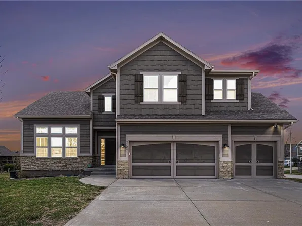 9724 N Elm Ave, Kansas City, MO 64157