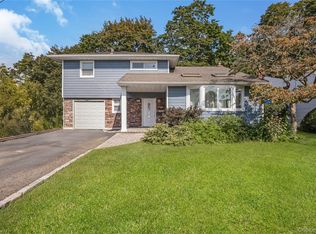 2425 Sycamore Ln, Bellmore, NY 11710