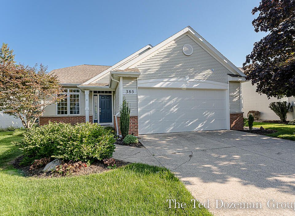 1st image of 385 Holly Field Ct