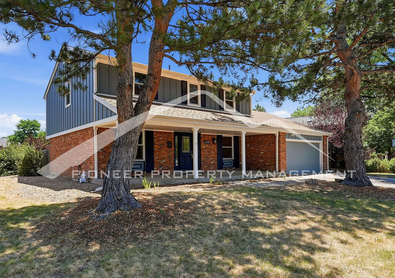Single Family Home with 2 Car Garage and Central Air! — Photo 2
