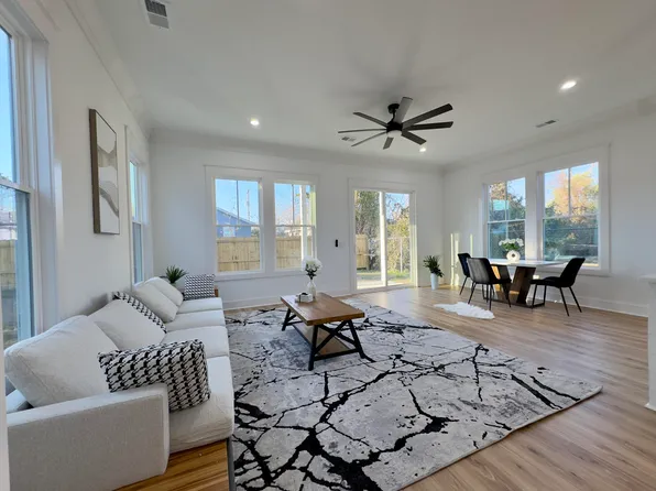 2212 Clinton St, North Charleston, SC 29405