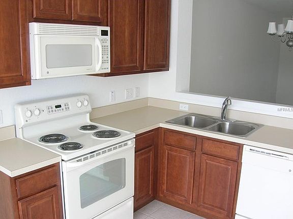 2nd image of 1520 Stockton Dr