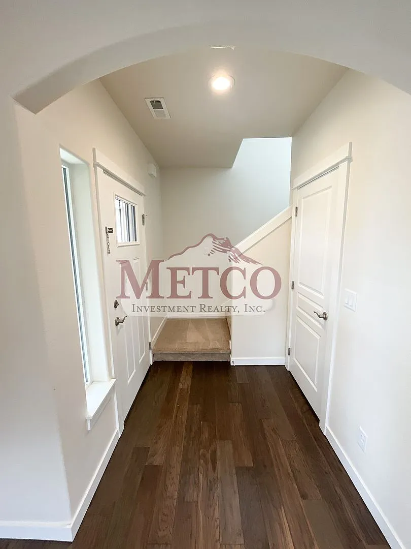 For Rent: Beautiful Coburg 3 Bed / 2.5 Bath Craftsman! — Photo 2