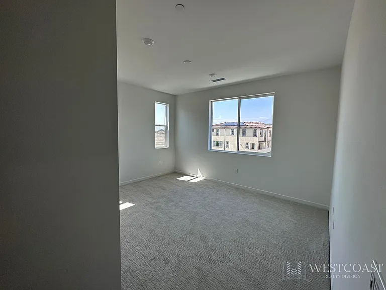 5954 Catskills Ct — Photo 30