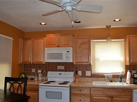 3rd image of 812 Glendale Dr