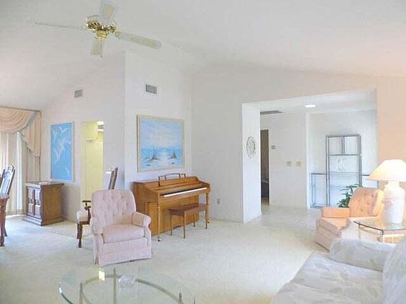3rd image of 1173 Breakwater Ct