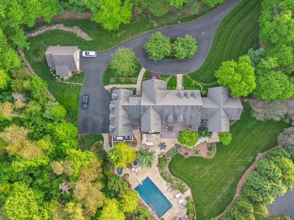11820 Plantation Dr, Great Falls, VA 22066