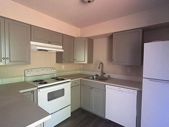 3rd image of 2904 E 16th St APT A