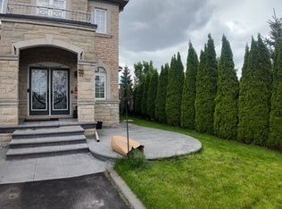 28 Lavallee Cres, Brampton, ON L6X 3A1