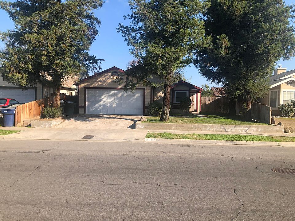 2nd image of 1002 N Sacramento St