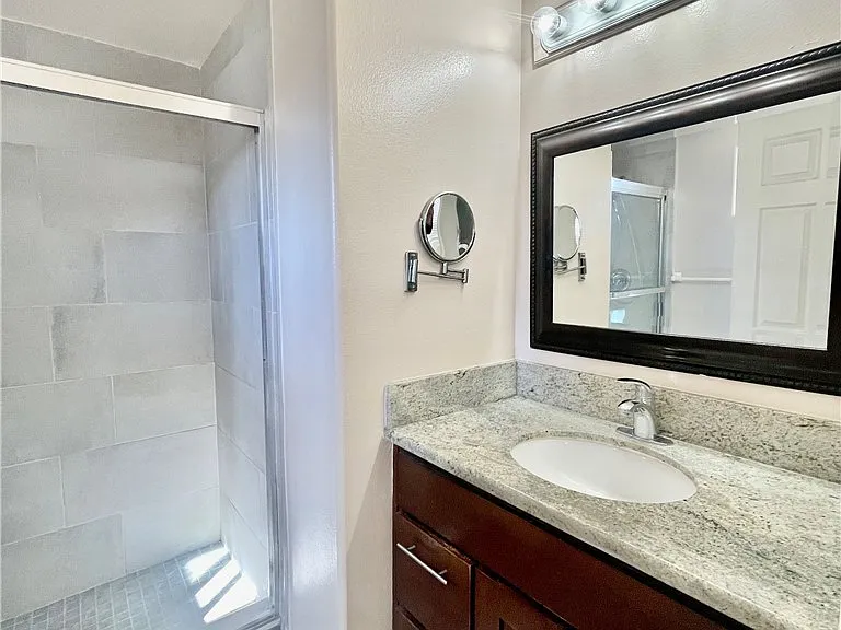 38 N Bonnie Ave #7 — Photo 17