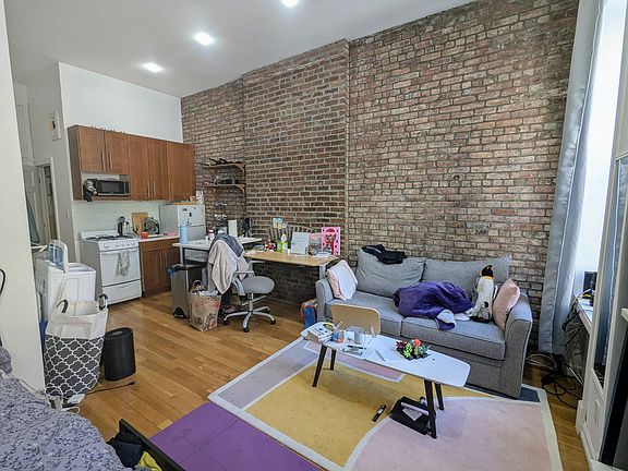 2nd image of 340 W 71st St APT 2A