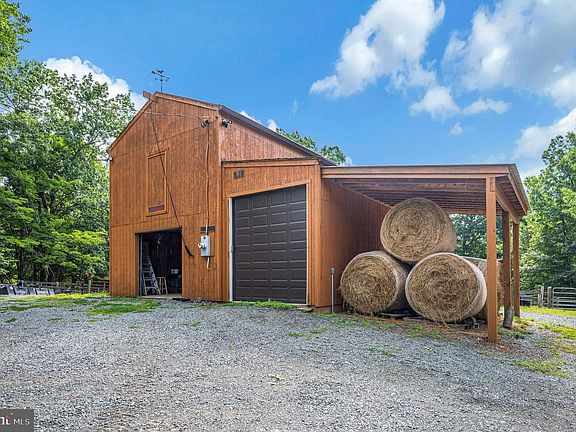 5th image of 5099 Courtneys Corner Rd