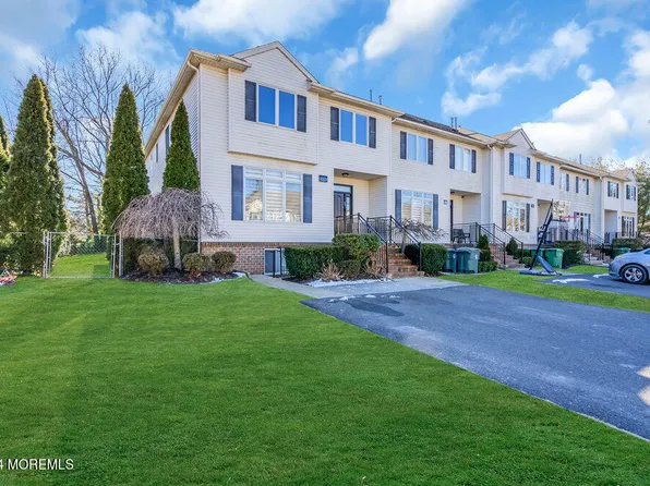 16 Windermere Street, Lakewood, NJ 08701