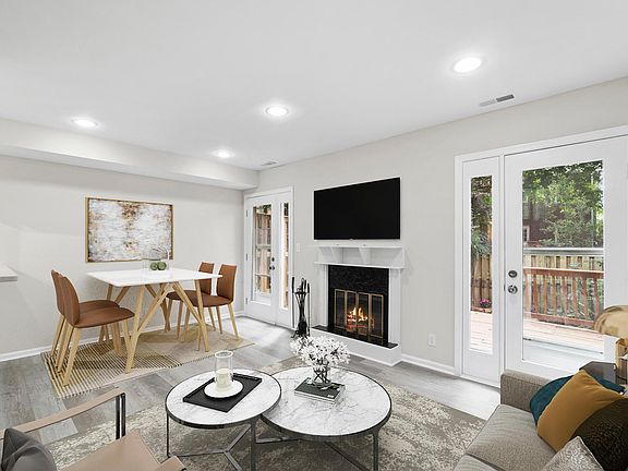 3rd image of 4810 Fairfax Dr #2