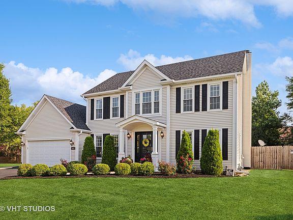3rd image of 607 Holly Ct