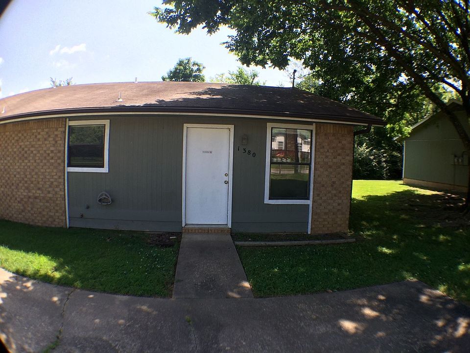 1st image of 1380 SE Farmers Dr