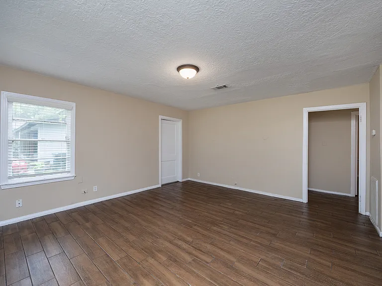 305 Harris Blvd — Photo 11