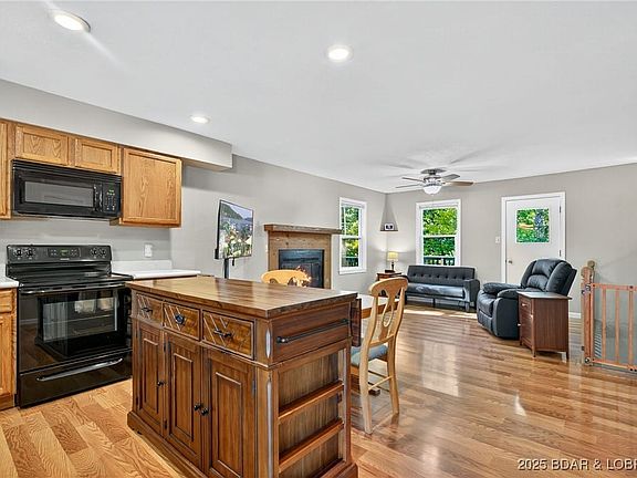 5th image of 93 Cheshire Ln