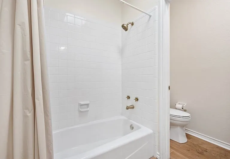 210 Oak St #1101 — Photo 9