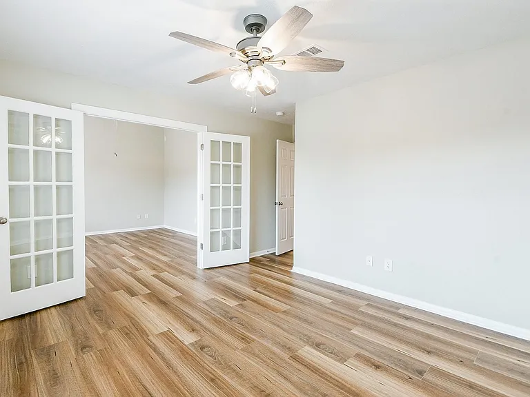 815 Robins Way — Photo 33