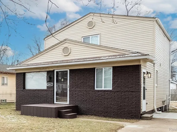 20917 Ontaga St, Farmington, MI 48336