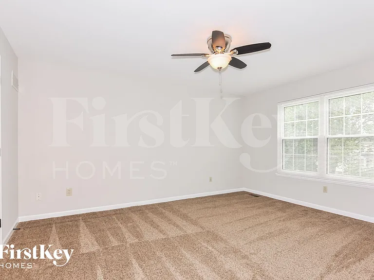 338 Forest Grove Ct — Photo 8