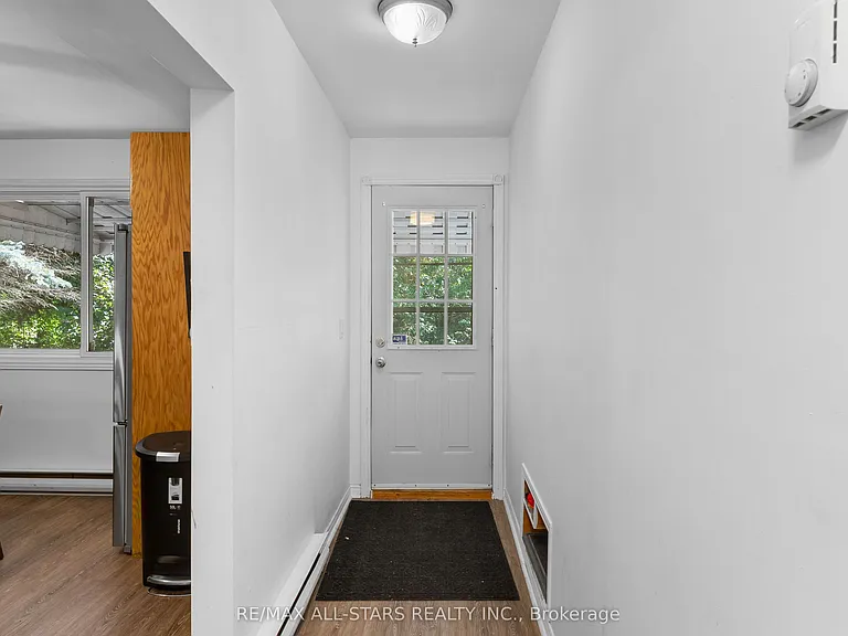 242 Francis St E — Photo 6