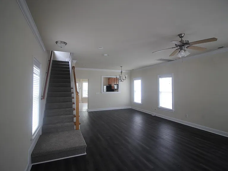 7745 Acc Blvd — Photo 8