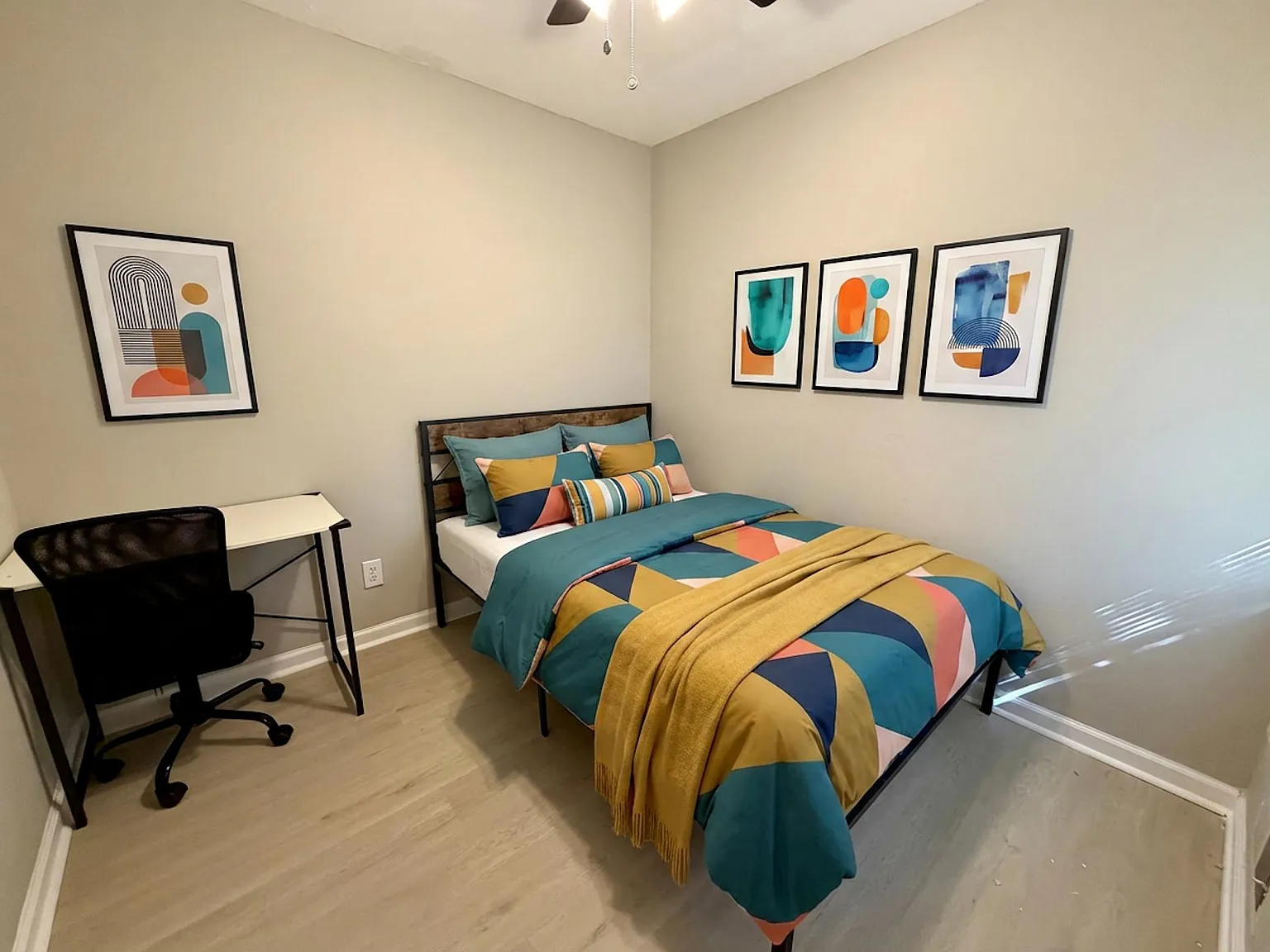 4 bed, 3.0 bath, 2060 sqft, $905 — Photo 1