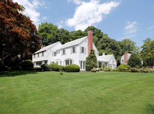 1525 Jennings Rd, Fairfield, CT 06824