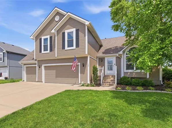 507 River Birch Rd, Raymore, MO 64083