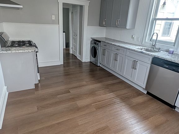 3rd image of 22 Dean St #2