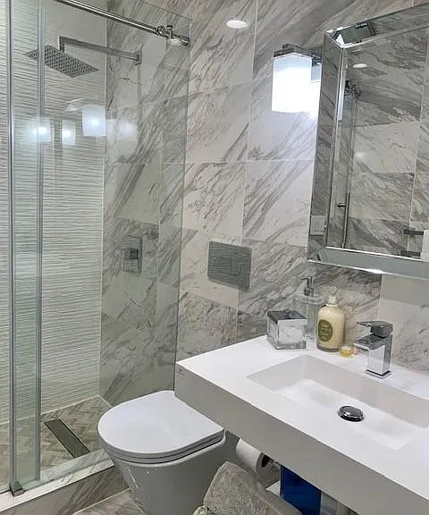 930 Hudson St #4 — Photo 8