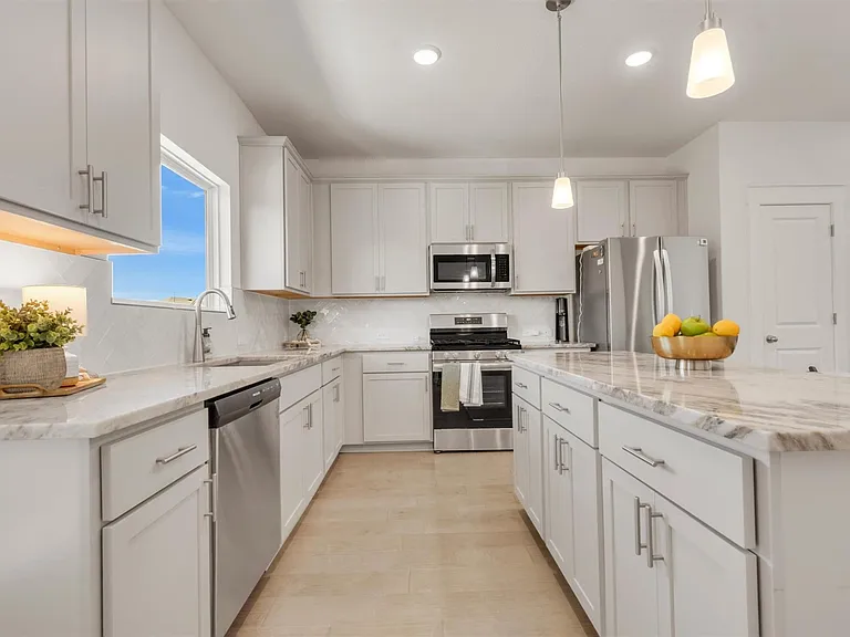 108 Blackwell Ln — Photo 8