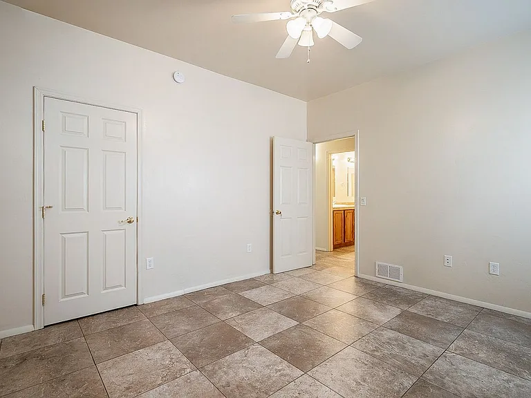 638-642 E. Lester St. ( 638, 640, 642 ) — Photo 85