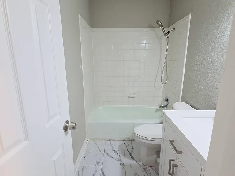 5024 N Topping Ave — Photo 7