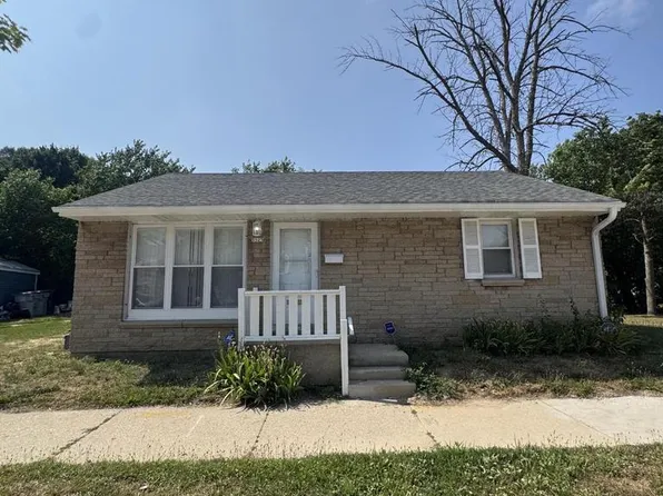 5525 N Long Island DRIVE, Milwaukee, WI 53209