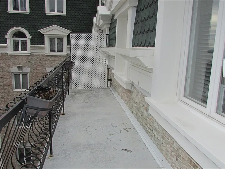 100 Marina Dr #508 — Photo 35
