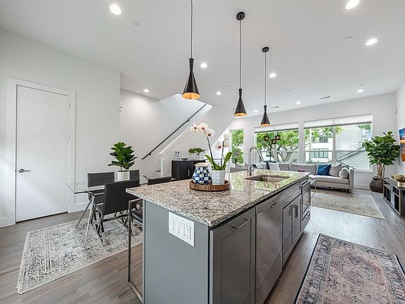 5th image of 5906 Lindell Ave Unit 102