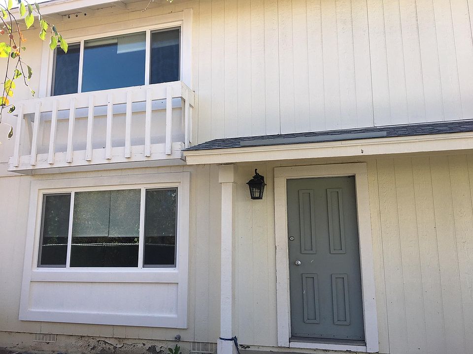 1st image of 1070 Briarwood Dr