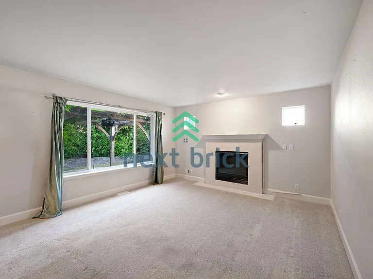 17356 SE 187th St — Photo 2